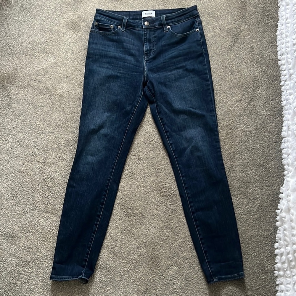 excellent condition pistola skinny! Mid-high rise